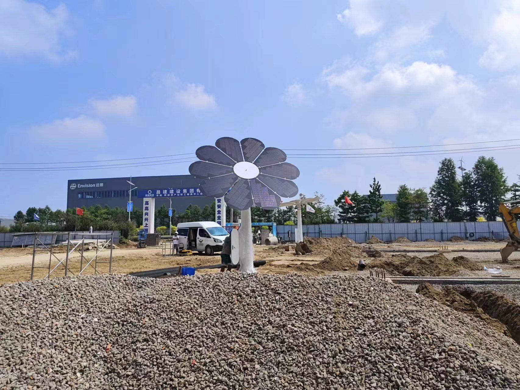 Jiangsu-Low carbon photovoltaic sunflower, installation completed